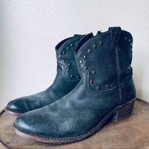 Vintage Shoe Company | Luisa Black Studded Boots
